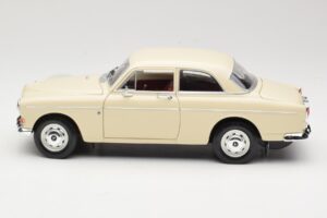 Volvo P121 Amazon Weiß Revell 1:18 08866 Metall — Bild 4 von 8