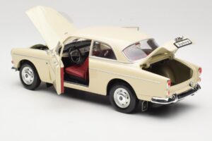 Volvo P121 Amazon Weiß Revell 1:18 08866 Metall — Bild 5 von 8