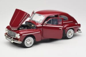 Volvo PV544 Cherry Red Revell 1:18 08887 Metall — Bild 2 von 8
