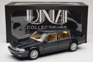 Volvo S90 Royal Blue DNA 1:18 DNA000088 Metall — Bild 6 von 6