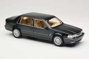 Volvo S90 Royal Green DNA 1:18 DNA000090 Metall — Bild 4 von 6