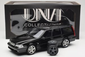 Volvo V70 R P80 Schwarz DNA 1:18 DNA000232 Metall — Bild 6 von 6