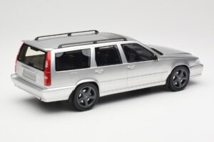 Volvo V70 R P80 Silber DNA 1:18 DNA000155 Metall — Bild 2 von 6