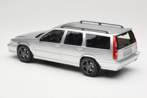 Volvo V70 R P80 Silber DNA 1:18 DNA000155 Metall — Bild 5 von 6