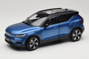 Volvo XC40 Recharge Blau Metallic Paudi Model 1:18 2562373 Metall