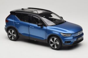 Volvo XC40 Recharge Blau Metallic Paudi Model 1:18 2562373 Metall — Bild 6 von 8