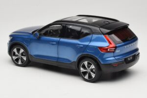 Volvo XC40 Recharge Blau Metallic Paudi Model 1:18 2562373 Metall — Bild 7 von 8