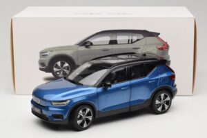 Volvo XC40 Recharge Blau Metallic Paudi Model 1:18 2562373 Metall — Bild 8 von 8
