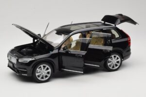 Volvo XC90 Onyx Black Paudi Model 1:18 9430842 Metall — Bild 2 von 8