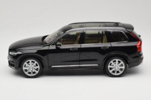 Volvo XC90 Onyx Black Paudi Model 1:18 9430842 Metall — Bild 4 von 8