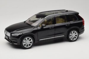 Volvo XC90 Onyx Black Paudi Model 1:18 9430842 Metall