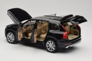 Volvo XC90 Onyx Black Paudi Model 1:18 9430842 Metall — Bild 5 von 8