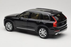 Volvo XC90 Onyx Black Paudi Model 1:18 9430842 Metall — Bild 7 von 8