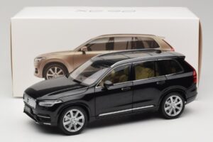 Volvo XC90 Onyx Black Paudi Model 1:18 9430842 Metall — Bild 8 von 8