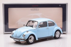 Volkswagen Beetle 1303 Hellblau Norev 1:18 188532 Metall — Bild 6 von 6