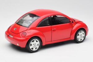 Volkswagen New Beetle Rot Bburago 1:18 8185108 Metall — Bild 3 von 8