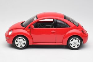 Volkswagen New Beetle Rot Bburago 1:18 8185108 Metall — Bild 4 von 8