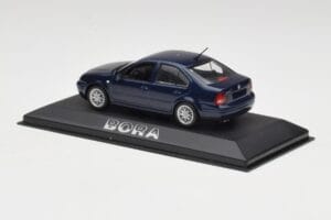 Volkswagen Bora Ocean Blau Minichamps 1:43 8198223B Metall — Bild 3 von 4