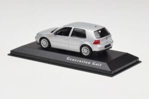 Volkswagen Golf Mk4 Reflex Silber Minichamps 1:43 4527111022 Metall — Bild 3 von 4
