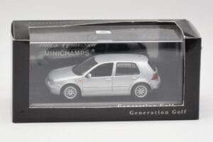 Volkswagen Golf Mk4 Reflex Silber Minichamps 1:43 4527111022 Metall — Bild 4 von 4