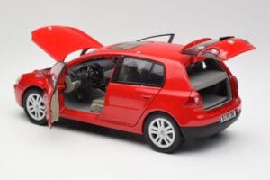 Volkswagen Golf Mk5 4-Door Tornado Rot Bburago 1:18 GOLF001 Metall — Bild 5 von 8