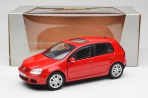 Volkswagen Golf Mk5 4-Door Tornado Rot Bburago 1:18 GOLF001 Metall — Bild 8 von 8