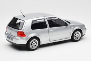 Volkswagen Golf Mk5 GTI Silber Norev 1:18 188570 Metall — Bild 3 von 8