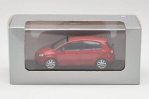 Volkswagen Golf Plus Tornado Rot Minichamps 1:43 821911110 Metall — Bild 4 von 4