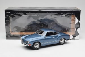 Volkswagen Karmann Ghia Coupe Neptune Blau Minichamps 1:18 155054022 Metall — Bild 6 von 6