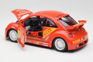 Volkswagen New Beetle Cup Bburago 1:18 3329 Metall — Bild 5 von 8