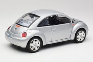 Volkswagen New Beetle Reflex Silber Metallic Bburago 1:18 3322 Metall — Bild 3 von 8