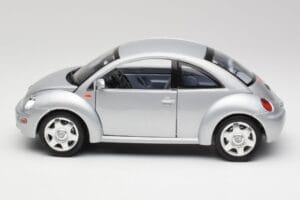 Volkswagen New Beetle Reflex Silber Metallic Bburago 1:18 3322 Metall — Bild 4 von 8
