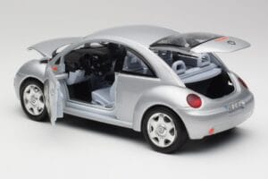 Volkswagen New Beetle Reflex Silber Metallic Bburago 1:18 3322 Metall — Bild 5 von 8