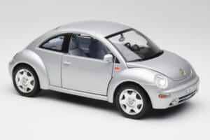 Volkswagen New Beetle Reflex Silber Metallic Bburago 1:18 3322 Metall — Bild 6 von 8