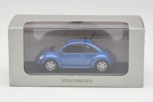 Volkswagen New Beetle Satellite Blau Minichamps 1:43 430058004 Metall — Bild 4 von 4
