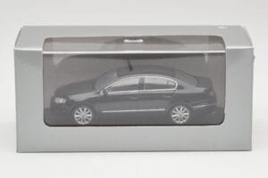 Volkswagen Passat B6 Sedan Shadow Blau Metallic Minichamps 1:43 PASSAT001 Metall — Bild 3 von 3