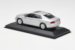 Volkswagen Phaeton Silber Minichamps 1:43 3D0099300A Metall — Bild 3 von 4