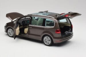 Volkswagen Sharan 7N Eichenbraun Metallic Minichamps 1:18 110051001 Metall — Bild 5 von 8