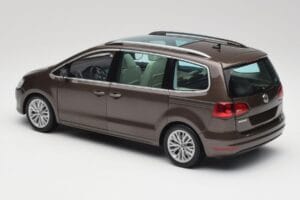 Volkswagen Sharan 7N Eichenbraun Metallic Minichamps 1:18 110051001 Metall — Bild 7 von 8