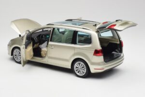 Volkswagen Sharan 7N Reflex Silber Metallic Minichamps 1:18 110051002 Metall — Bild 5 von 8
