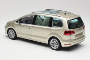 Volkswagen Sharan 7N Reflex Silber Metallic Minichamps 1:18 110051002 Metall — Bild 7 von 8