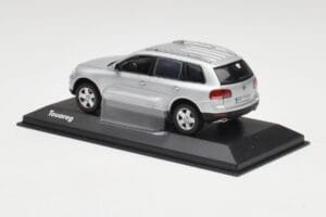 Volkswagen Touareg Reflex Silber Minichamps 1:43 68625 Metall — Bild 3 von 4