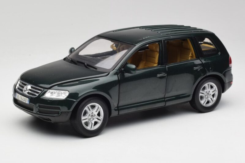 Volkswagen Touareg V10 TDI Reed Green Metallic Bburago 1:18 34911 Metall