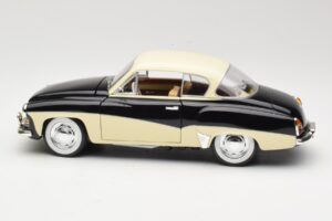 Wartburg 311 Coupe Schwarz & Beige Revell 1:18 8419 Metall — Bild 4 von 8