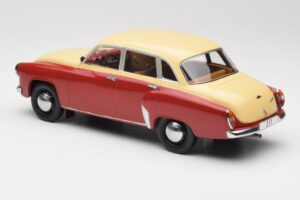 Wartburg 311 Dark Red Beige MCG 1:18 MCG18299 Metall — Bild 5 von 6
