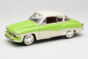 Wartburg 313 Pastellgrün über Beige Revell 1:18 9018 Metall
