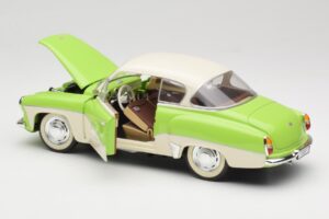 Wartburg 313 Pastellgrün über Beige Revell 1:18 9018 Metall — Bild 5 von 8