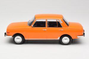 Wartburg 353 Orange MCG 1:18 MCG18061 Metall — Bild 3 von 6