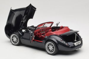 Wiesmann Roadster MF Carbon Black Revell 1:18 WIESMANN001 Metall — Bild 8 von 9