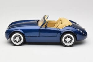 Wiesmann Roadster MF3 Blau Revell 1:18 08861 Metall — Bild 4 von 8
